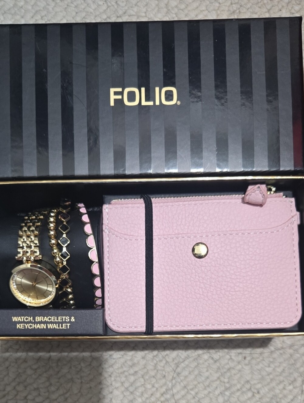 Folio Women's Pink Wallet and Bracelet Gift Set